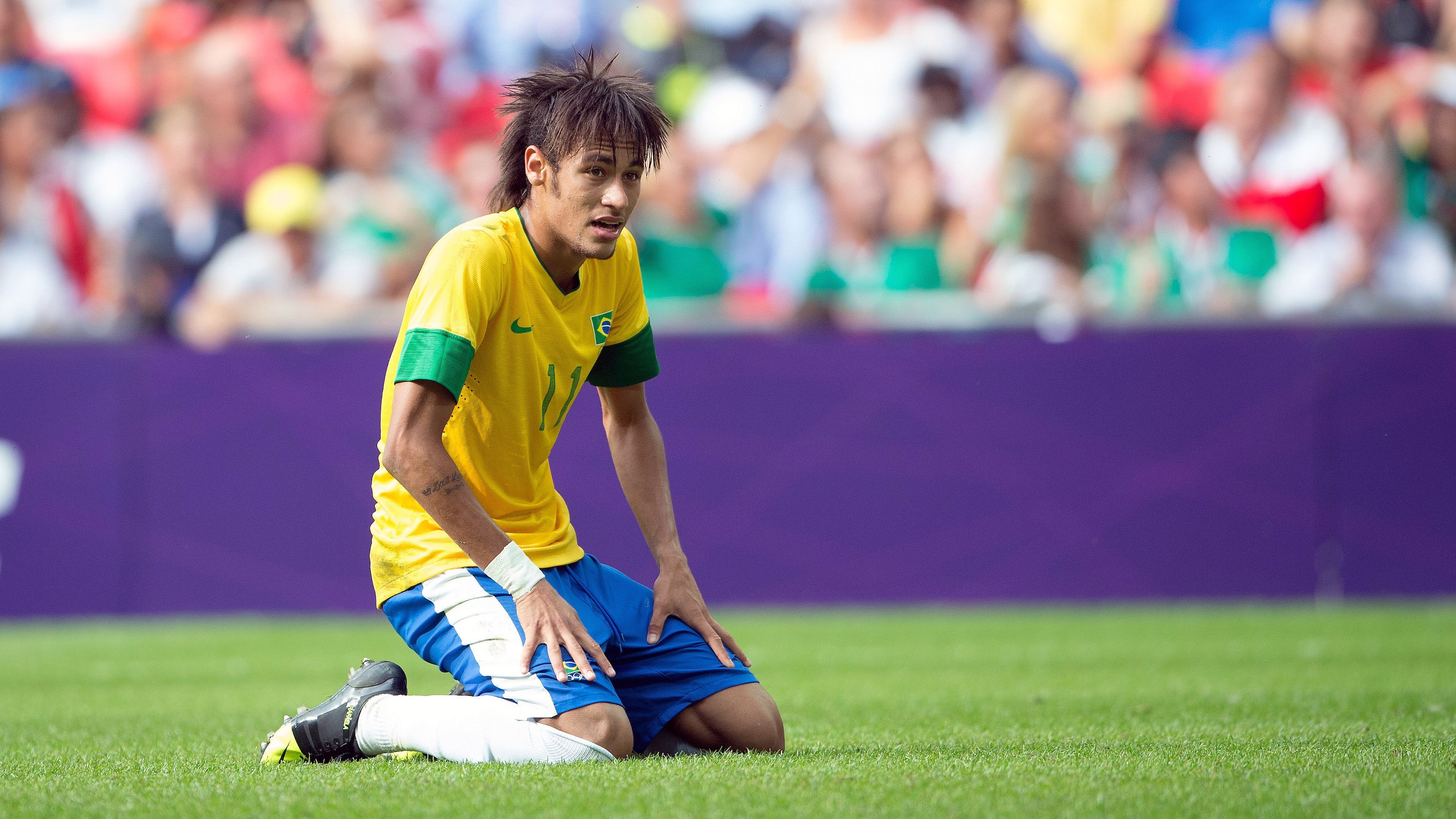 Neymar_Brazília_na kolenách